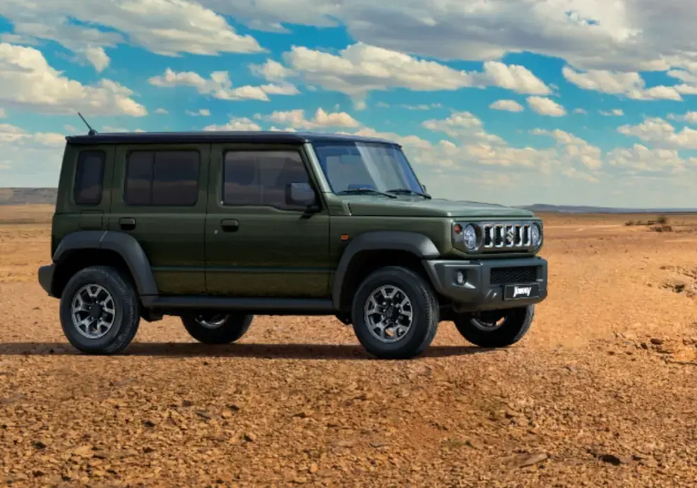 Suzuki Jimny verde oliva, un 4x4 robusto y compacto.